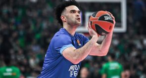 Ο Μπράιαντ δεν απάντησε στην πρόταση της Εφές και περιμένει