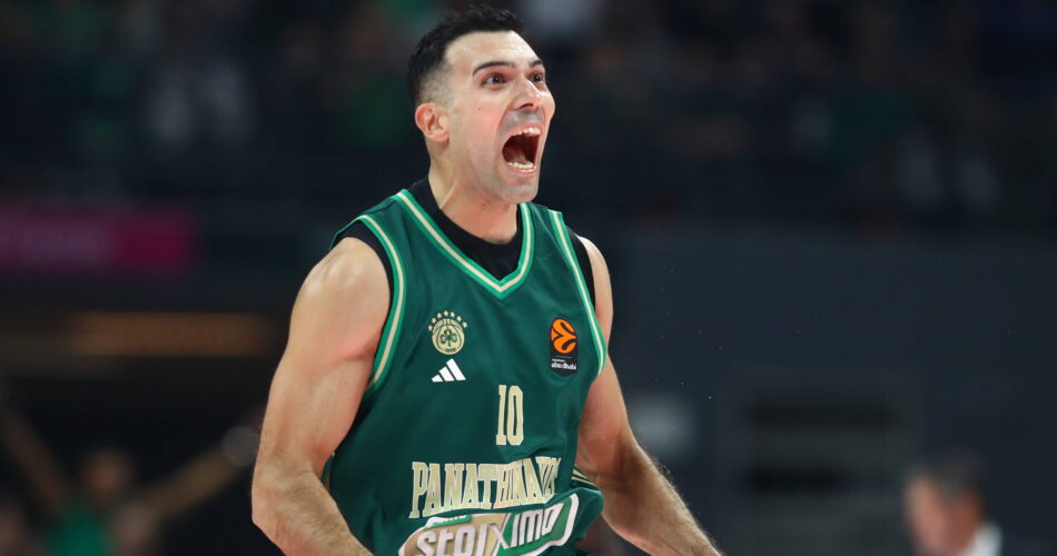 Ο Κώστας Σλούκας σε αγώνα του Παναθηναϊκού AKTOR στη EuroLeague