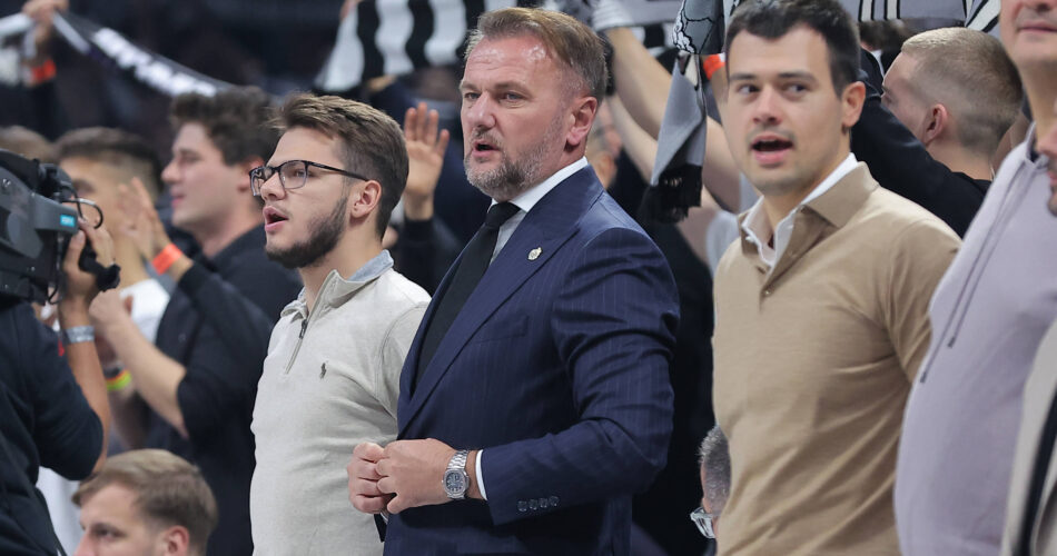 Ο Οστόγια Μιγιάιλοβιτς απουσιάζει από την Stark Arena μετά τις αποκαλύψεις του Ζέλικο Ομπράντοβιτς και την ένταση που επικρατεί στους φίλους της Παρτιζάν.