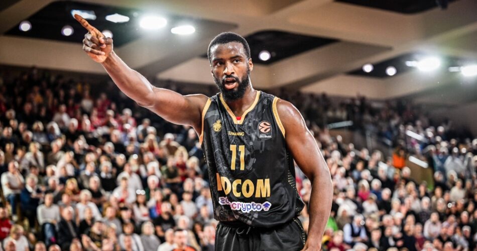 Ο Άλφα Ντιάλο σε αγώνα της Μονακό στην EuroLeague