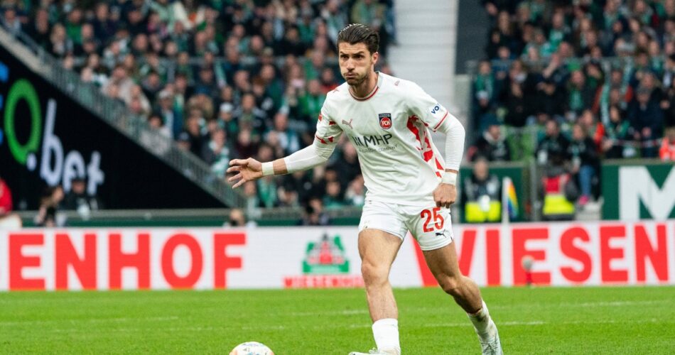 Ο Λεωνίδας Στεργίου σε αγώνα της Bundesliga με τη Χάιντενχαϊμ