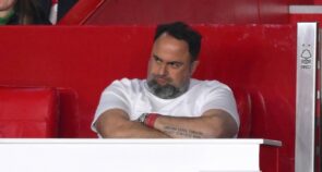 Ολυμπιακός: Ο Μαρινάκης δίπλα στην ομάδα πριν το ντέρμπι με τον Παναθηναϊκό