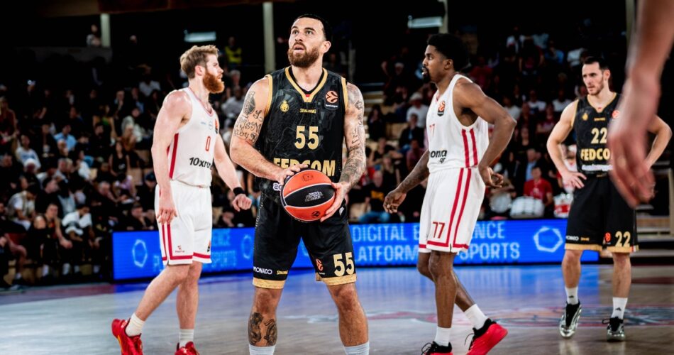 Ο Μάικ Τζέιμς σε αγώνα της Μονακό στη φετινή EuroLeague.