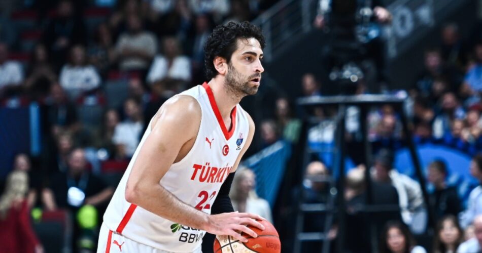 Ο Φουρκάν Κορκμάζ σε αγώνα της Εθνικής Τουρκίας στο EuroBasket