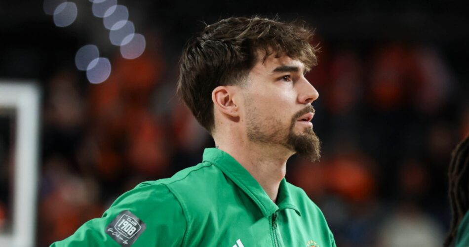Ο Χουάντσο Ερνανγκόμεθ σε αγώνα της EuroLeague με τον Παναθηναϊκό, μετά το ενδιαφέρον της Ρεάλ Μαδρίτης για την απόκτησή του.