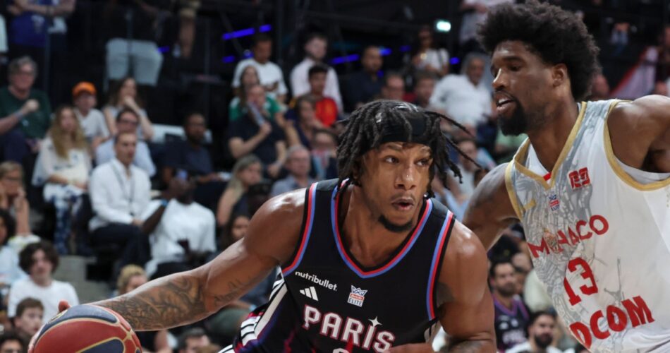 Ο Στίβενς σε αγώνα της Παρί Basketball στη EuroLeague την περασμένη σεζόν