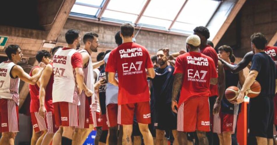Στιγμιότυπο από την πρώτη προπόνηση της Αρμάνι Μιλάνο ενόψει της νέας αγωνιστικής περιόδου