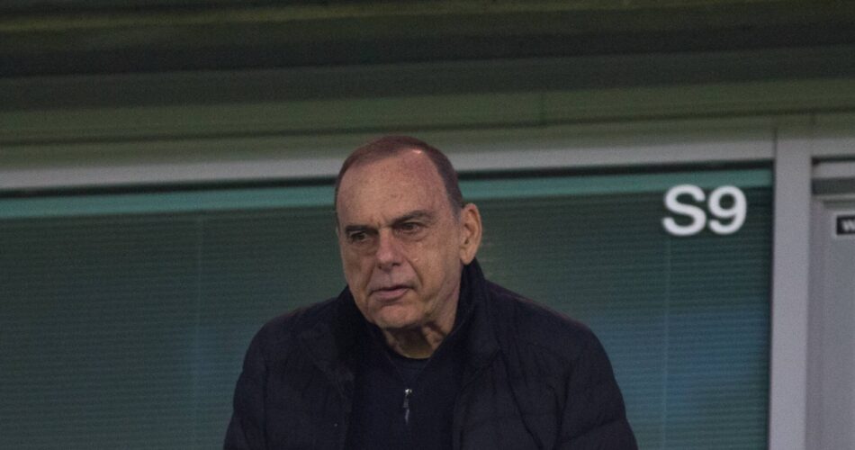 Ο Άβρααμ Γκραντ σε παλαιότερη παρουσία του στην Τσέλσι λίγο πριν ο Άρης αρχίσει συνεργασία μαζί του