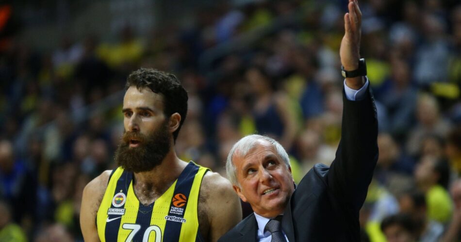 Ο Ντατόμε με τη Φενέρμπαχτσε την περίοδο που συνεργαζόταν με τον Ομπράντοβιτς