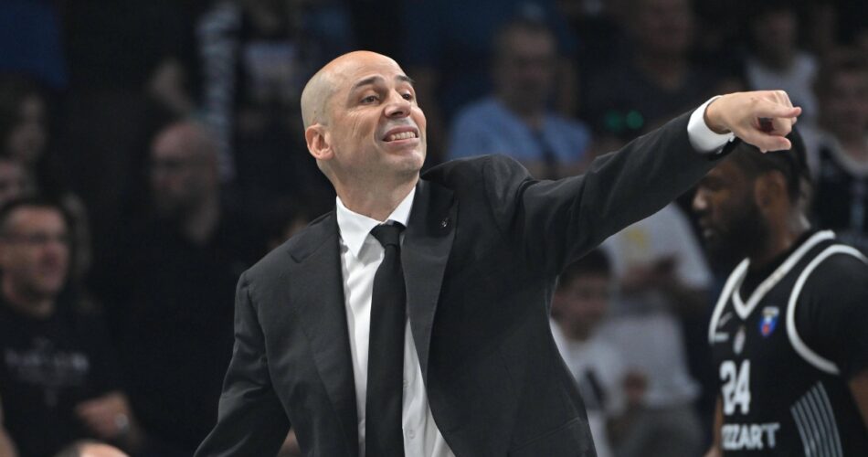 Ο Ζοάν Πενιαρόγια στον πάγκο της Παρτίζαν σε αναμέτρηση της περασμένης σεζόν