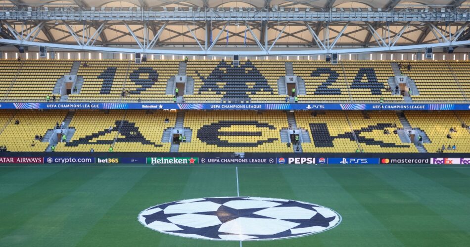Η ατμόσφαιρα στην Allwyn Arena σε προηγούμενη εντός έδρας αναμέτρηση της ΑΕΚ