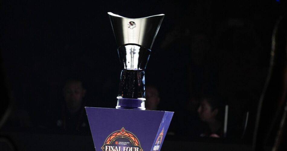 Το τρόπαιο της EuroLeague σε παλαιότερο Final Four στο Άμπου Ντάμπι