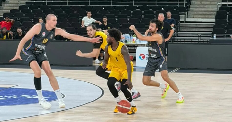 Αγωνιστικό στιγμιότυπο για το Μαρούσι από τη συμμετοχή του στο τουρνουά της Τουρκ Τέλεκομ στην Άγκυρα
