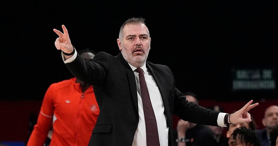 Ο Στέφανος Δέδας σε παλαιότερη αναμέτρηση της Χάποελ Τελ Αβίβ ως μέλος του προπονητικού επιτελείου μπήκε στο στόχαστρο για την Εθνική Ισραήλ