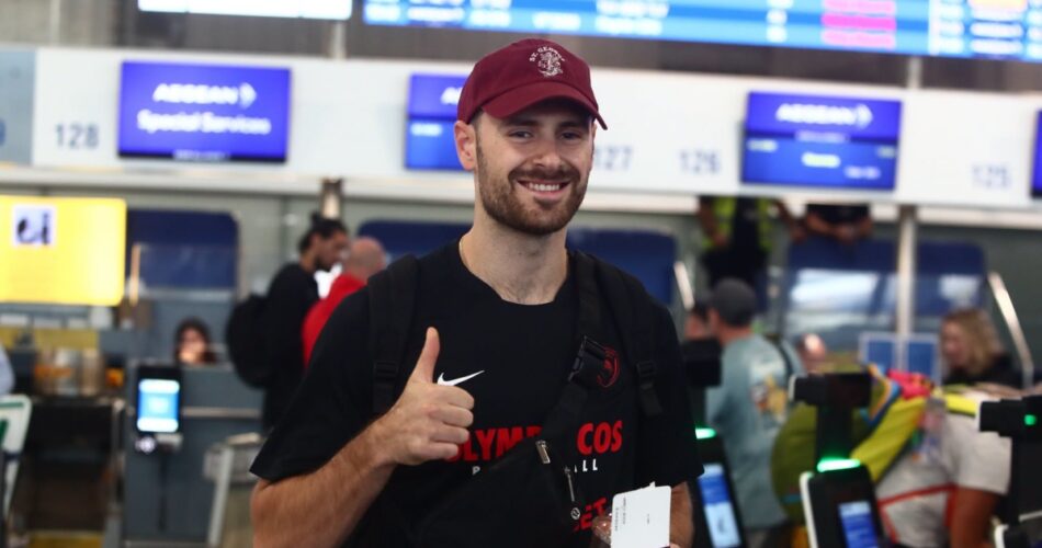 Ο Πάπας με τη φανέλα του Ολυμπιακού σε παλαιότερη αναμέτρηση