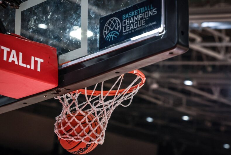 Basketball Champions League: Όσα δεν δείχνουν οι κάμερες και το απολαυστικό βίντεο από την πλευρά του διαιτητή! (vid)