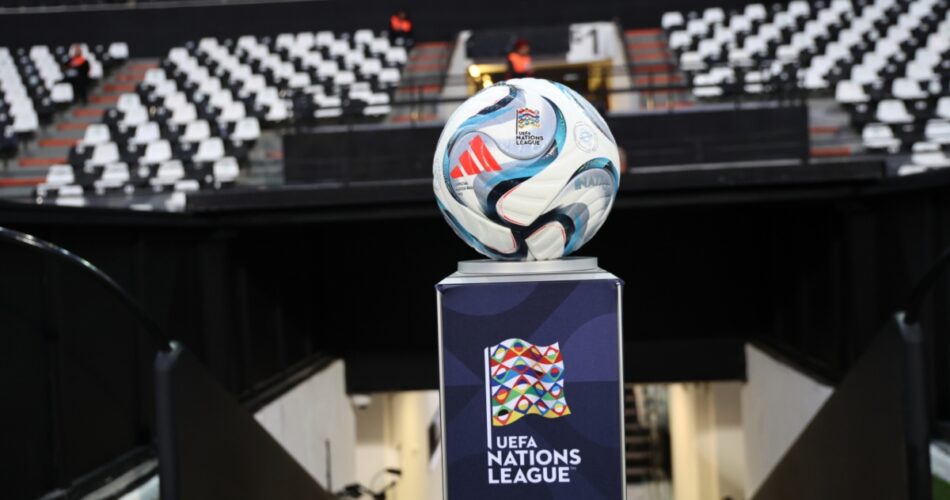 Μπάλα του Nations League πριν από την αναμέτρηση που έχει μπροστά της η Εθνική Ελλάδας με τη Γερμανία