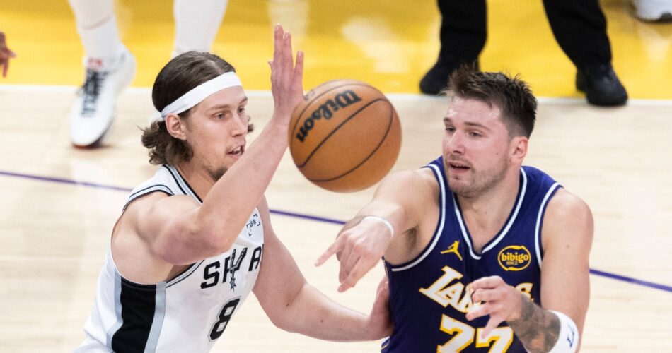 Ο Κέλι Όλινικ σε παλαιότερη αναμέτρηση του NBA με τη φανέλα των Σαν Αντόνιο Σπερς πριν κλείσει στην BC Ρόμα