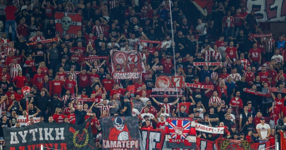 Γενική άποψη του γηπέδου Γεώργιος Καραϊσκάκης με τους φιλάθλους στις εξέδρες σε προηγούμενο ματς που έδωσε ο Ολυμπιακός